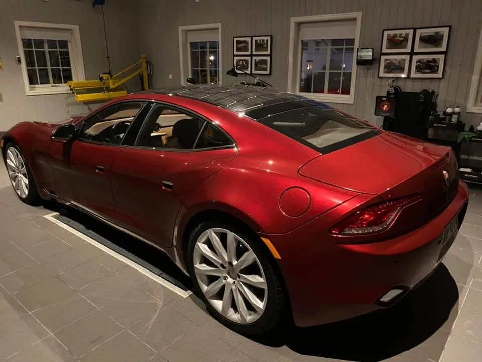 Rød Fisker Karma etter polering hos RV Bilpleie