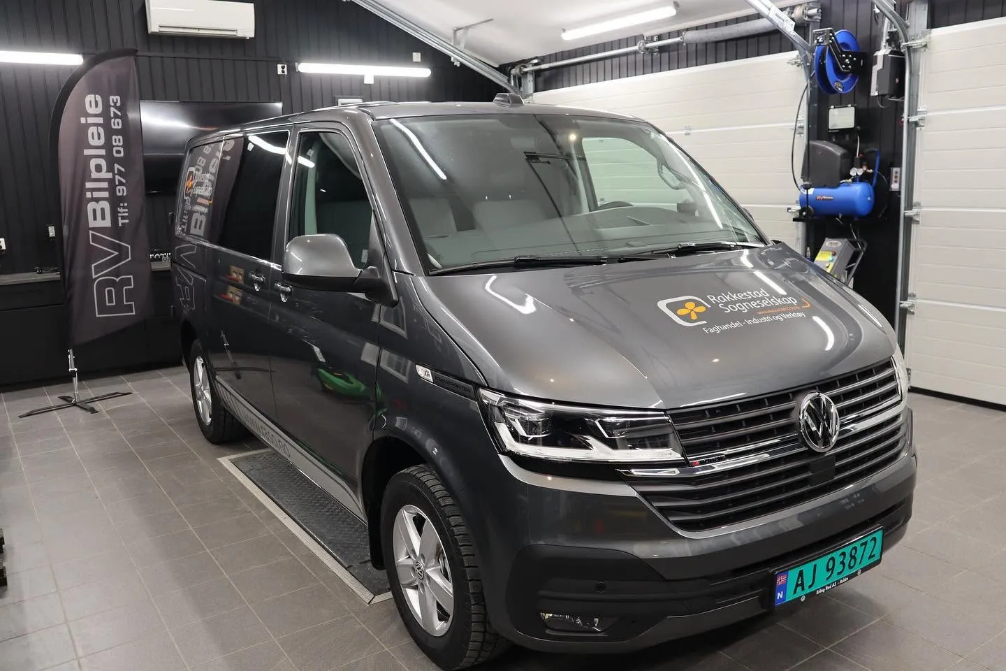 VW Transporteren sett forfra
